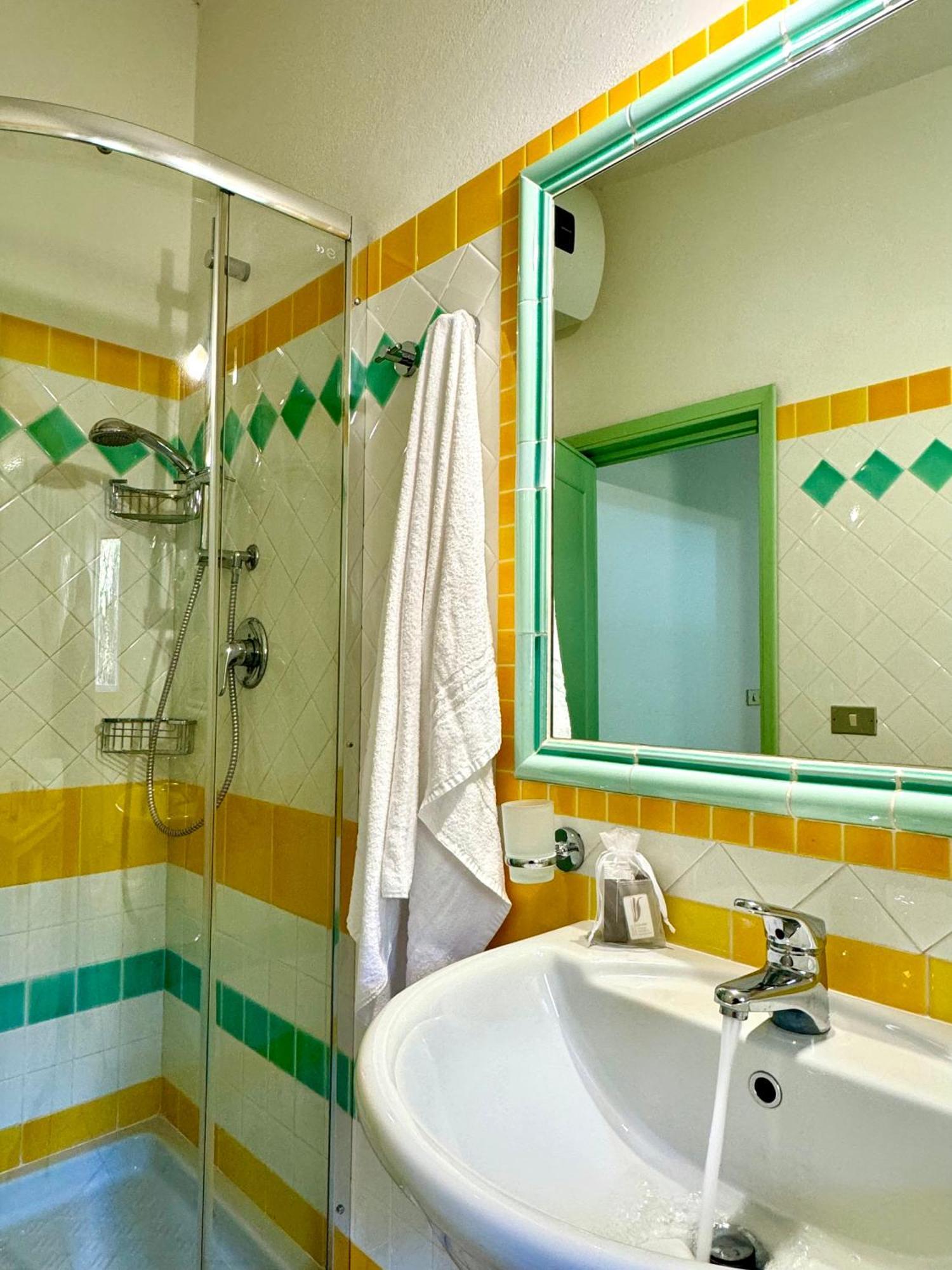 Garden Retreat - Homey Experience Olbia Bagian luar foto
