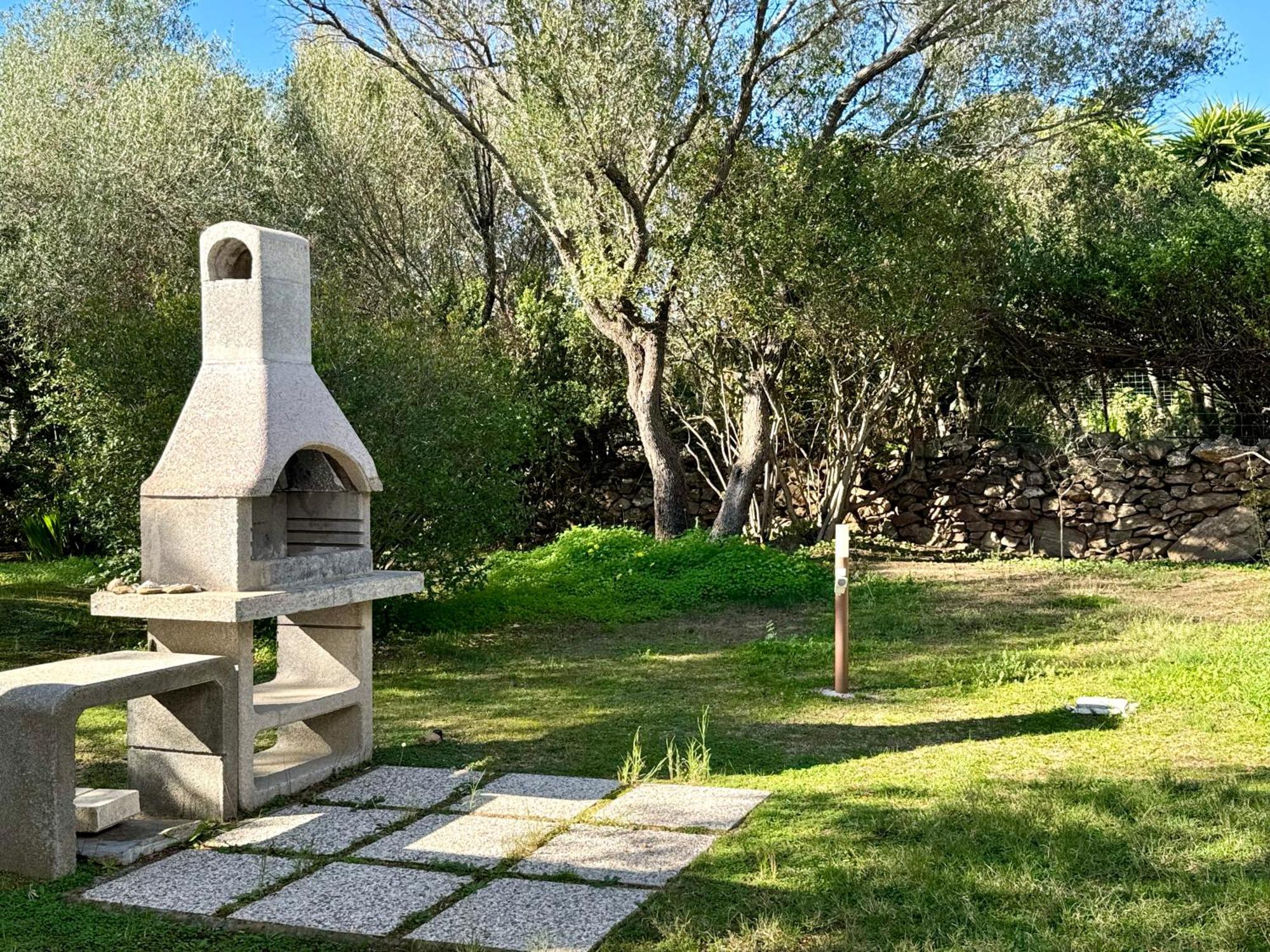 Garden Retreat - Homey Experience Olbia Bagian luar foto