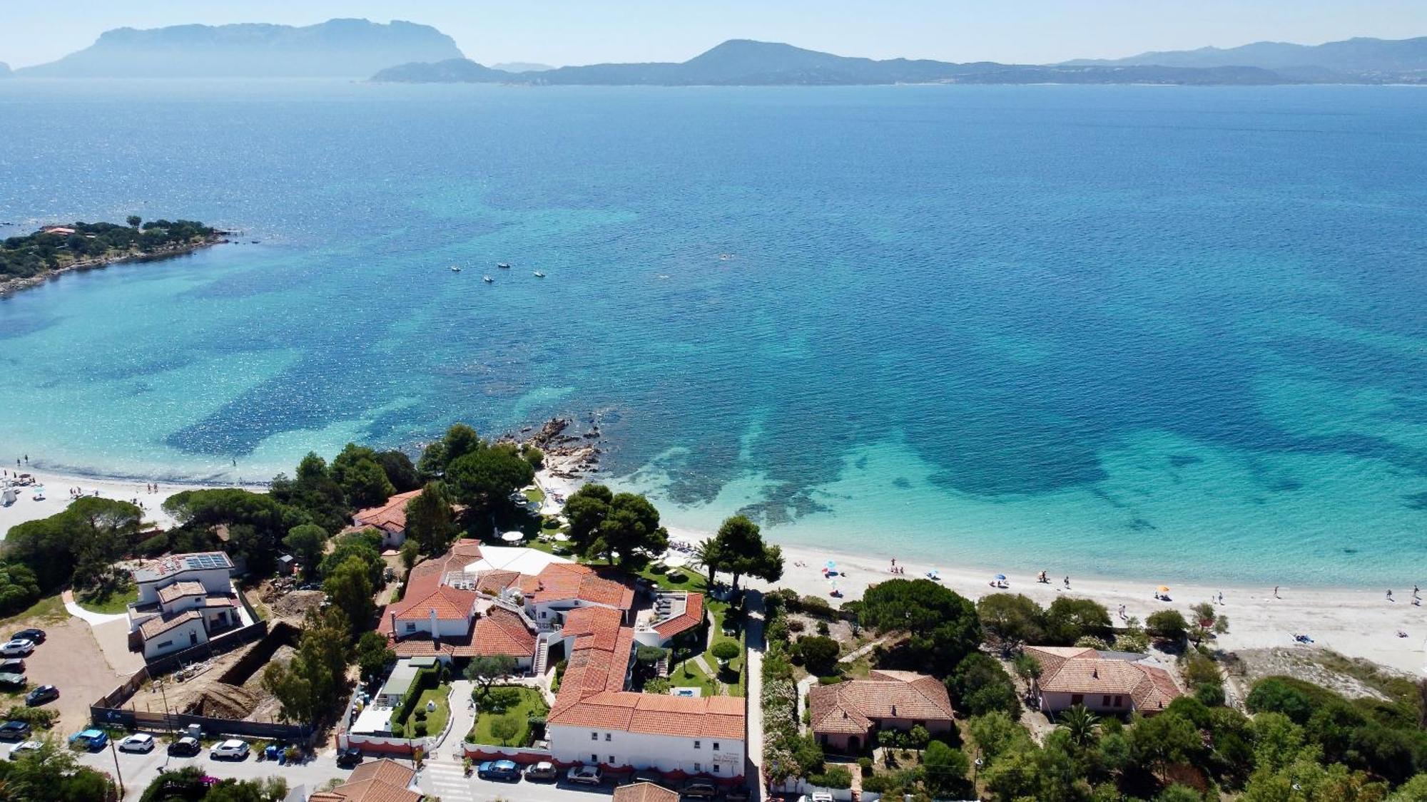Garden Retreat - Homey Experience Olbia Bagian luar foto
